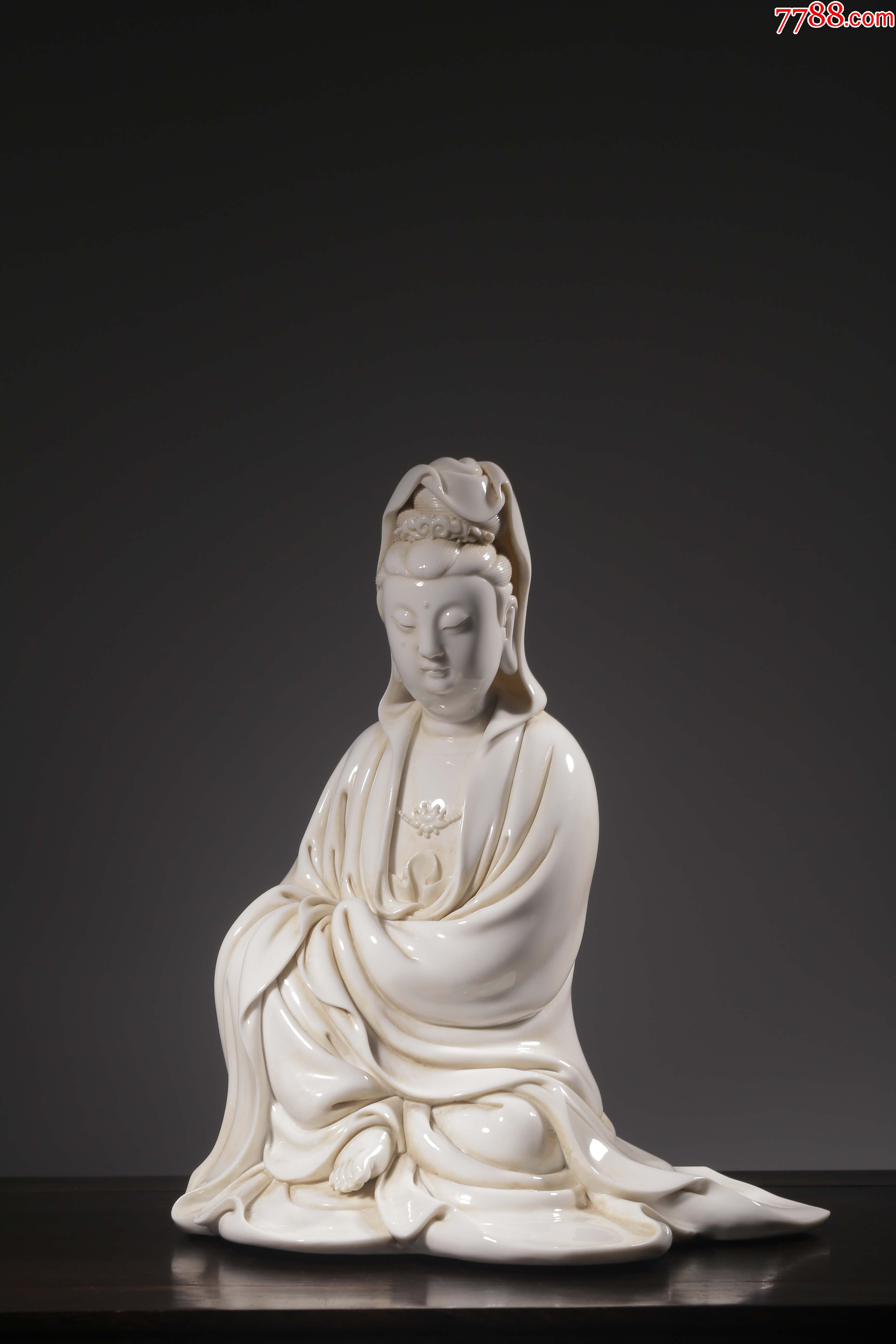 清何朝宗款德化白瓷自在观音坐像