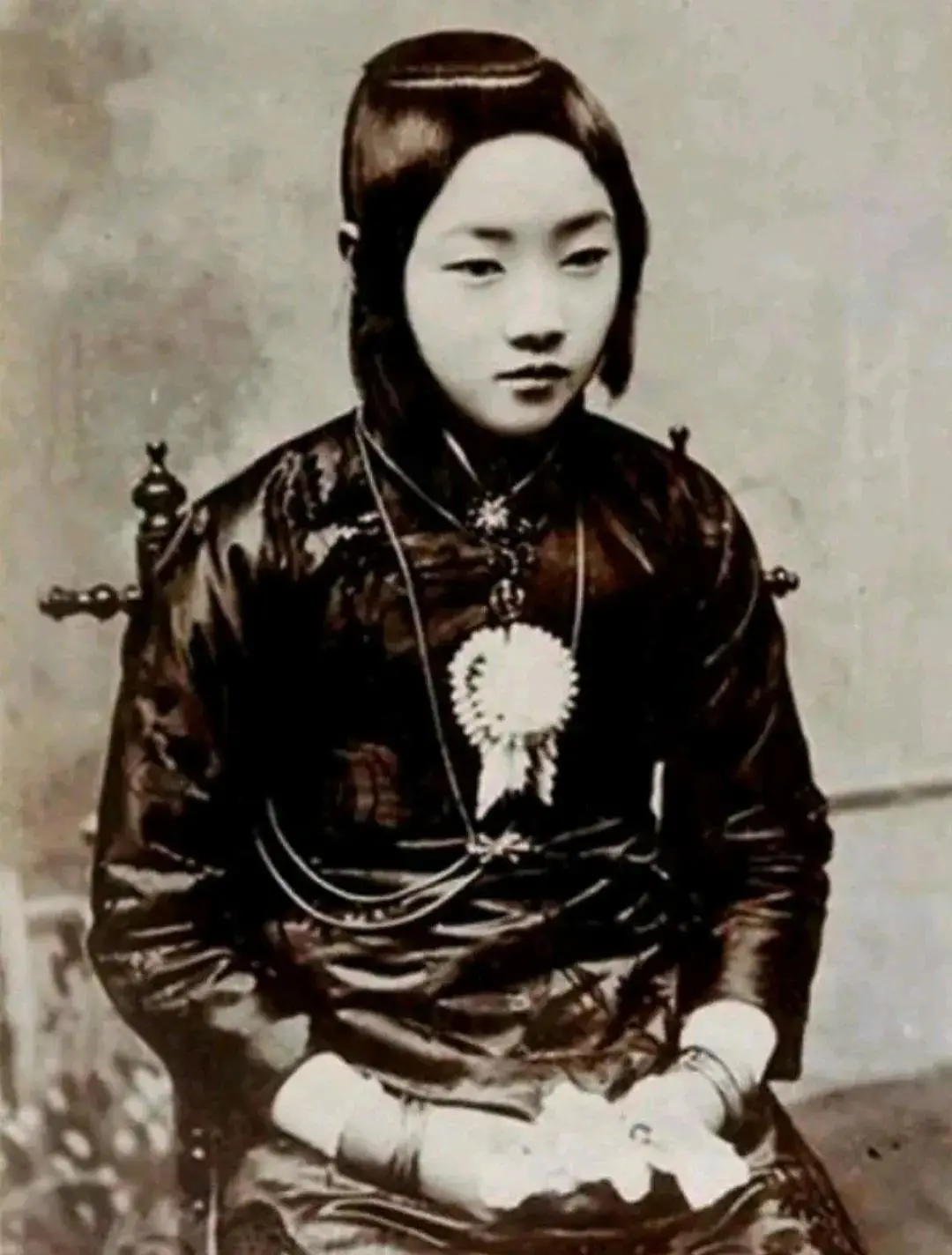 之一:刘喜奎1922 年,第一次直奉战争爆发,曹锟不顾与张作霖的姻亲关系