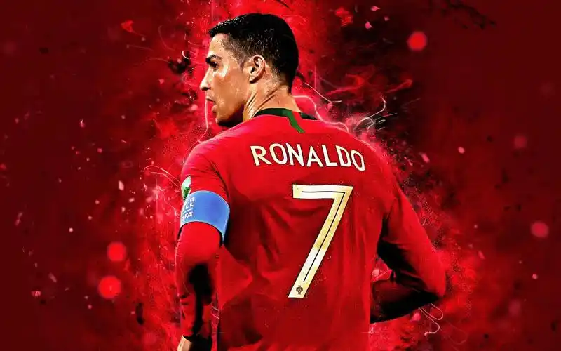 葡萄牙球星c罗帅气球场风采电脑壁纸