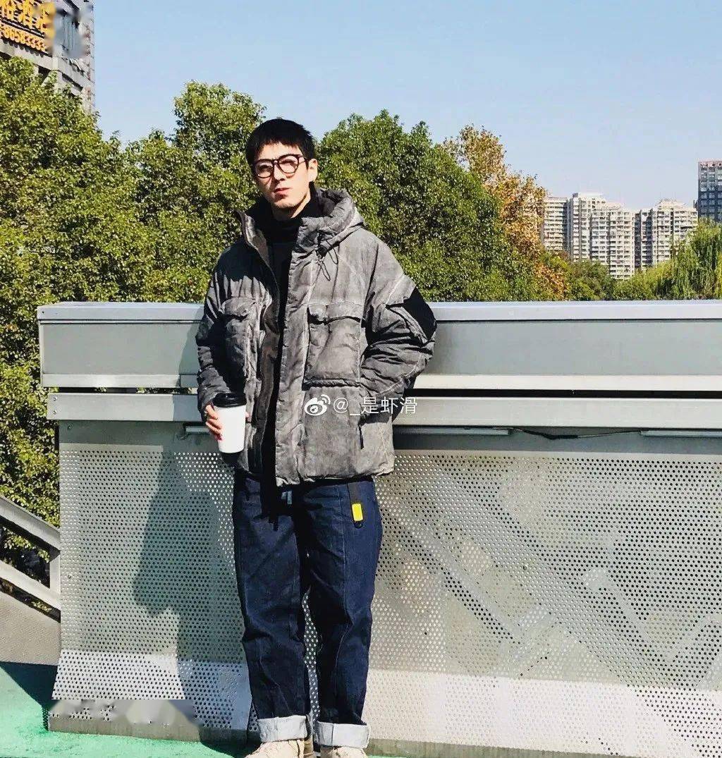 30岁的男生有多种多样的风格,有的练成了肌肉男,有的挺起了啤酒