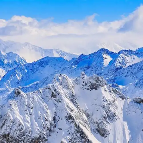好看唯美高清真实的雪山风景头像图片大全