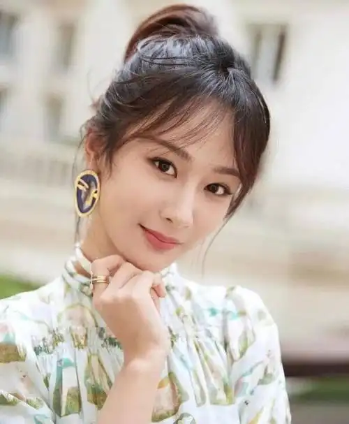 明星照片图片大全杨紫