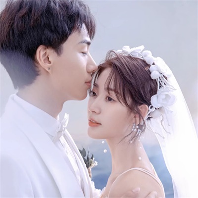 婚纱照情侣头像一对两张唯美婚纱情侣照