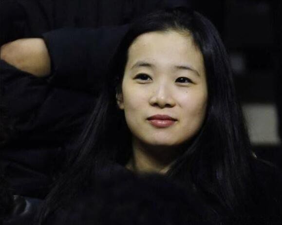 杨鸣,1985年7月31日出生在辽宁省大连市,前中国职业篮球运动员,司职控