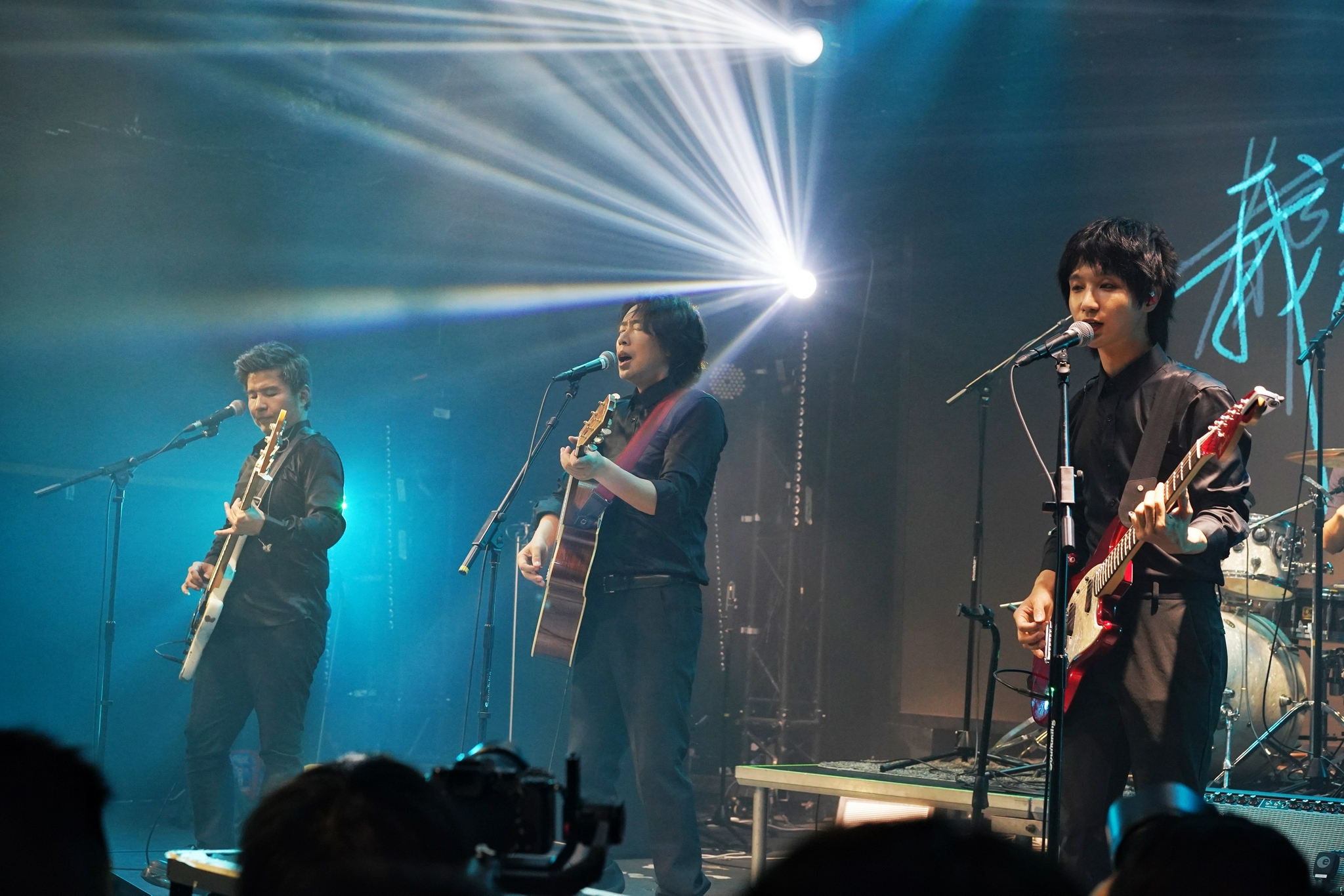 水木年华livehouse全国巡演首站深圳举行