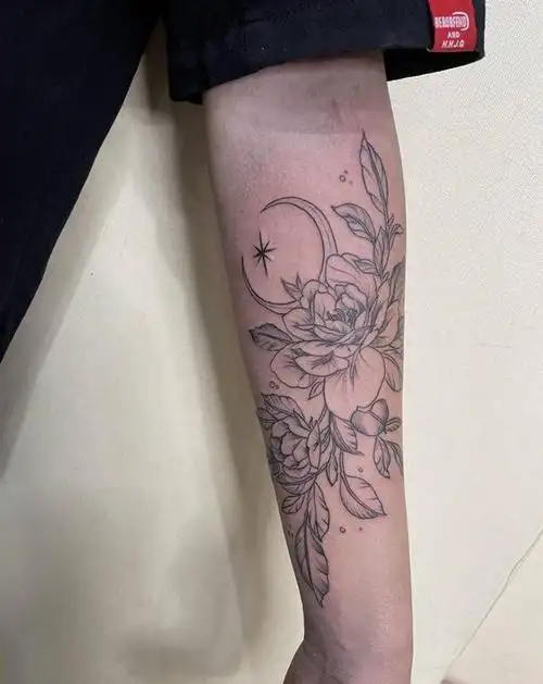 素花纹身图片_手臂纹身图案