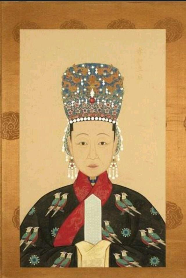 明朝十八位皇后画像:元朝皇后圆脸,清朝皇后锥子脸,你看明朝?