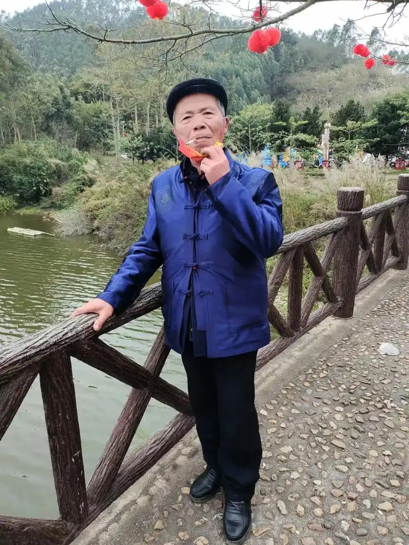 我的好爸爸 #爸妈才是真爱 #最珍贵的照片 #帅气的爸爸  - 抖音