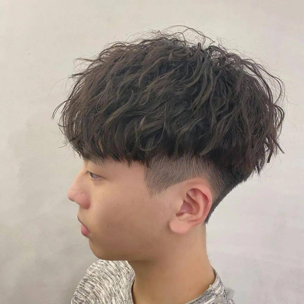 型男必备精选男士烫发发型每一款都很有型