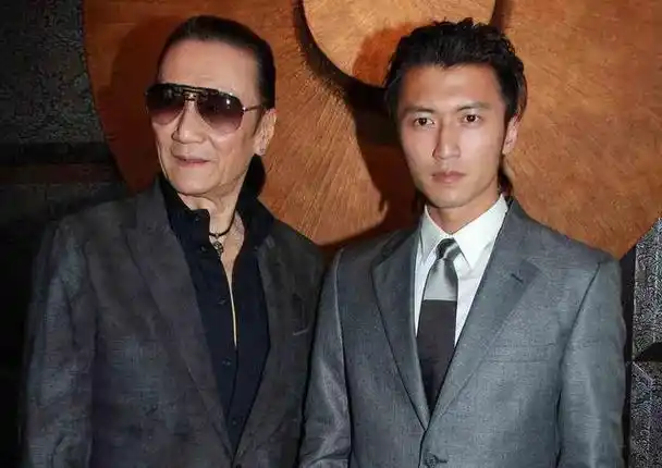 年轻时的周润发的身高(63岁周润发身材被狂赞)(23)