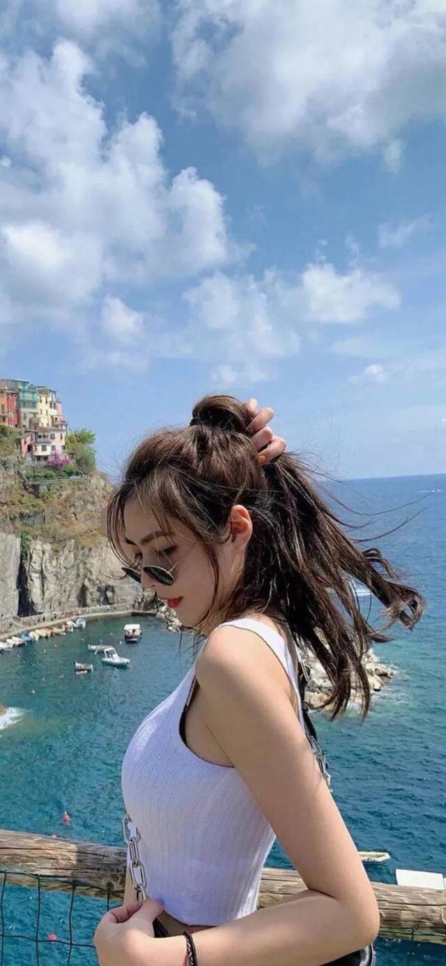 抖音最火壁纸 | 所谓的一见钟情 不过是见色起意