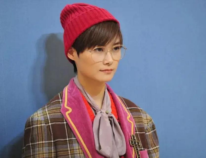 李宇春:以中性风成名,39岁仍单身,感情大事成了父母的"心病"_绯闻