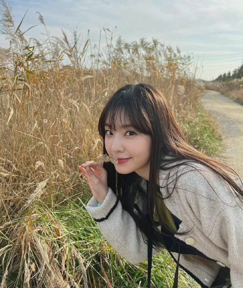 裴珠泫ins更新 裴姐的颜真的太顶了!_高清图集_新浪网