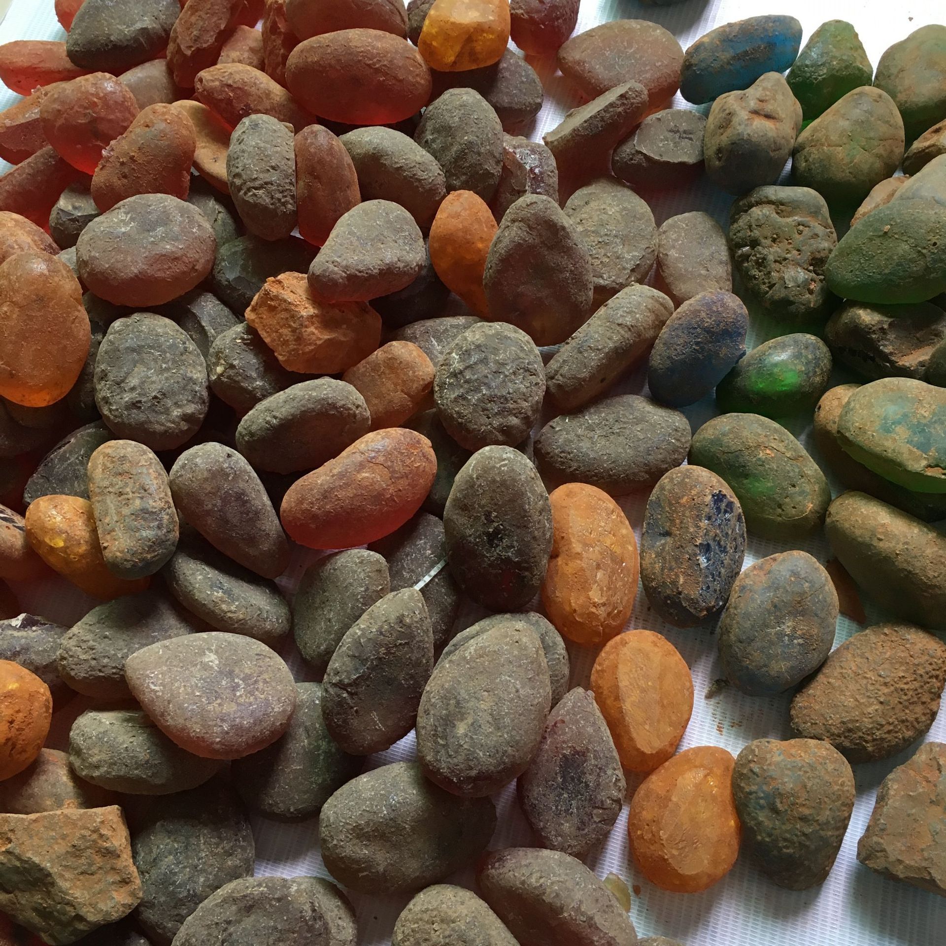 跑江湖展会景点波罗地海人工合成琥珀蜜蜡原石虫珀原石厂家直销