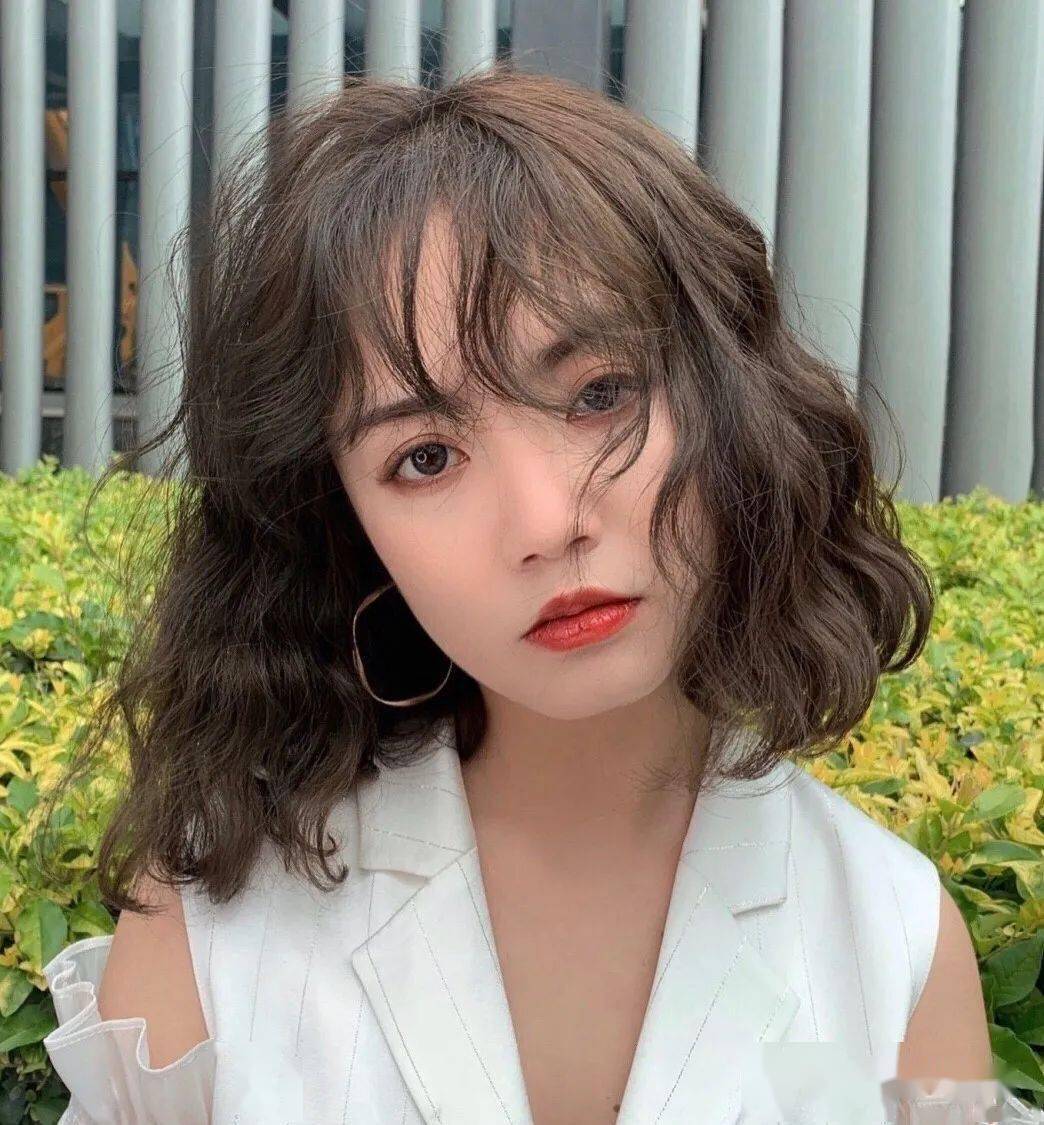 冬季流行"锁骨造型烫"你确定不试试?_发型