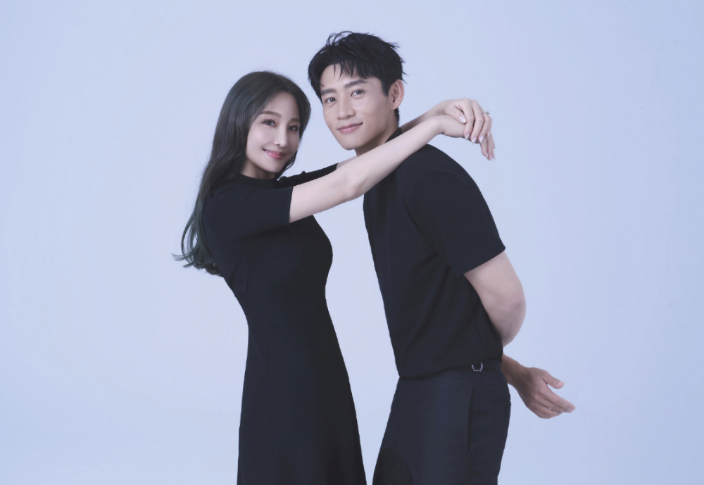 魏晨承认将于冬至举办婚礼与女友结婚照曝光郎才女貌十分般配