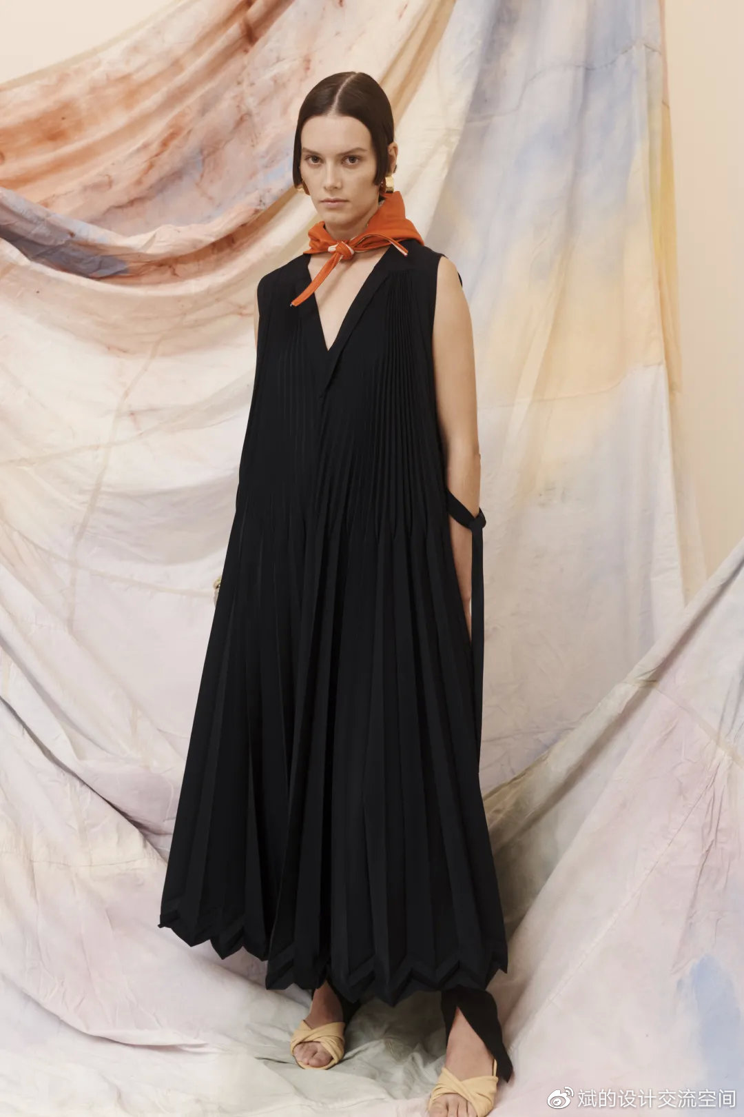 流行时尚2021早秋女装关键单品连衣裙