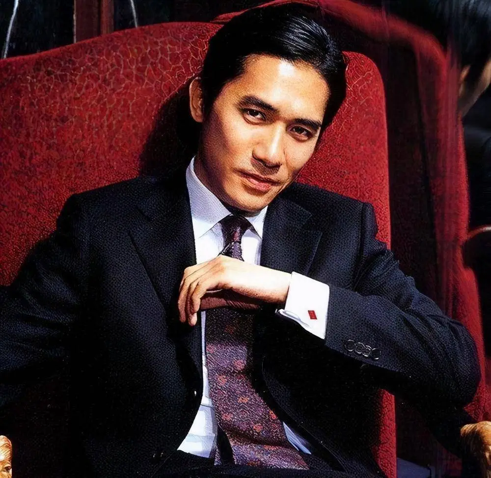 事实上,在两人这么多年的婚姻生活中,刘嘉玲的