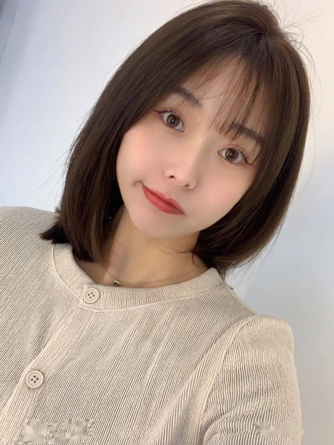 2021流行"春风初恋锁骨发"