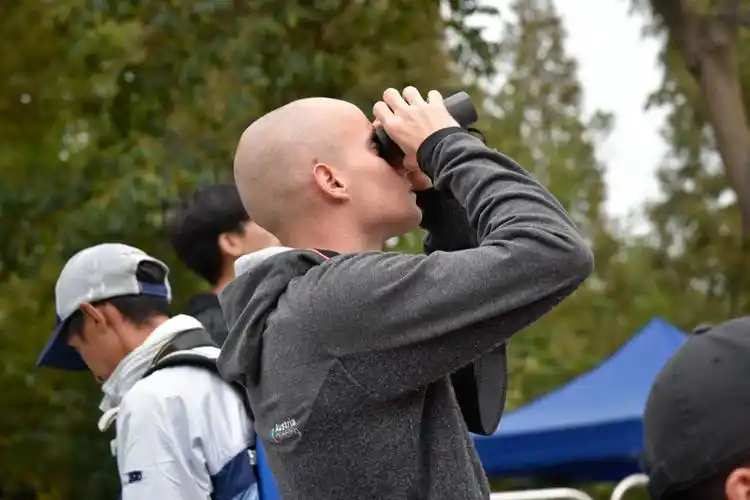 国际攀联世界杯攀岩赛中的望远镜