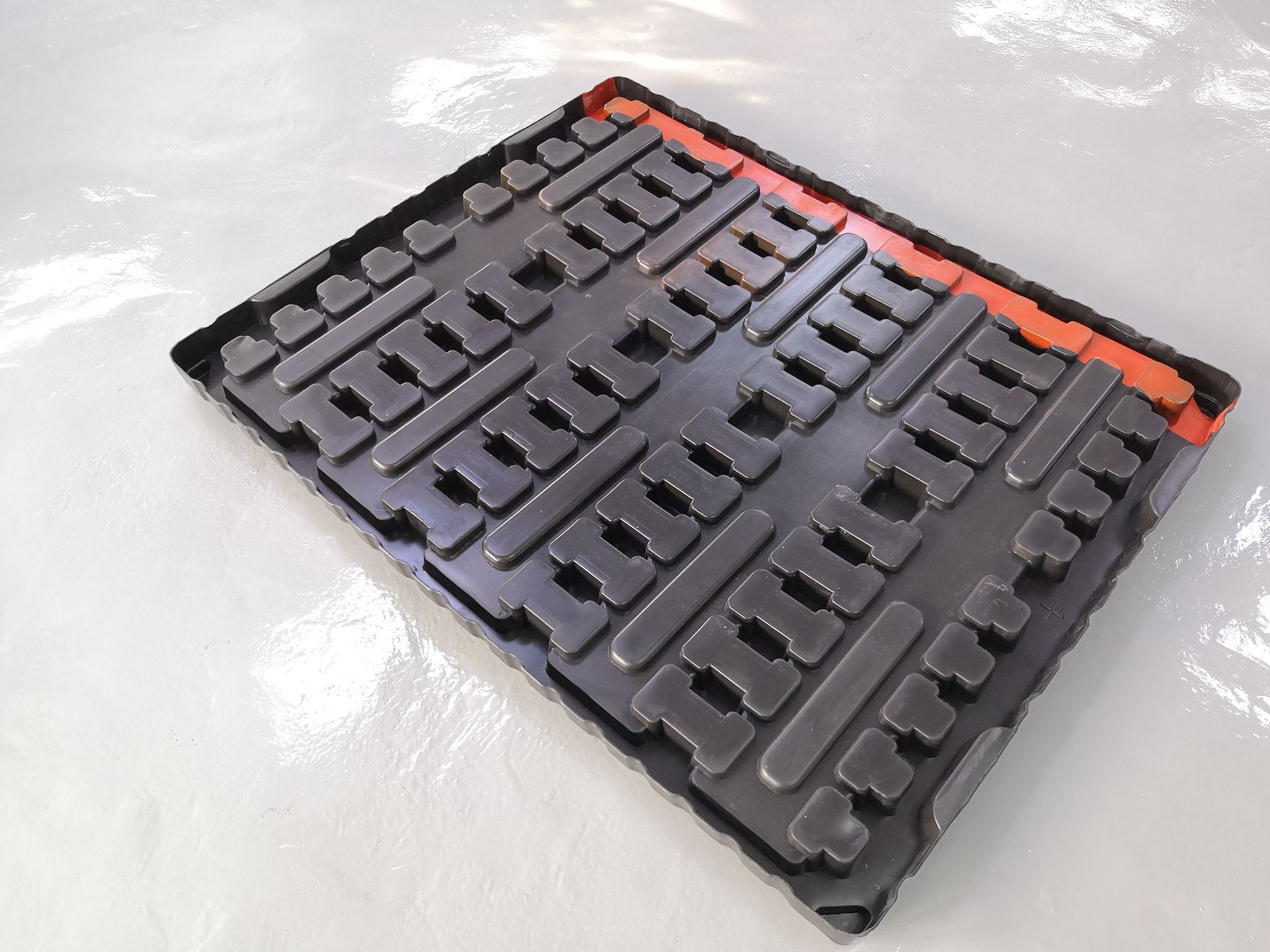 abs厚片吸塑汽车防静电周转托盘吸塑大型物料pp托盘厚板吸塑加工