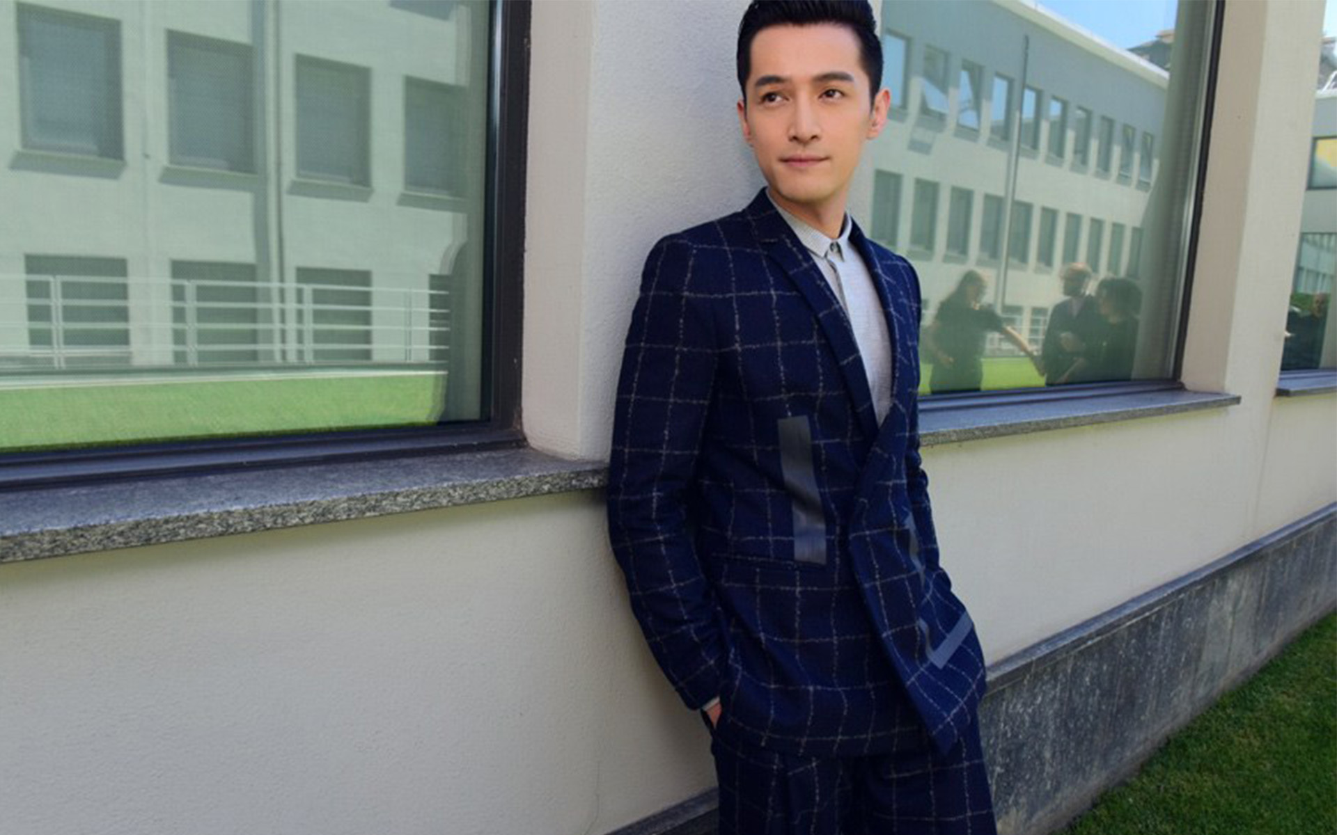 魅力男神胡歌时尚杂志写真桌面壁纸下载